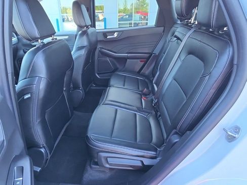 Used 2025 Ford Escape Platinum AWD/4WD image 28