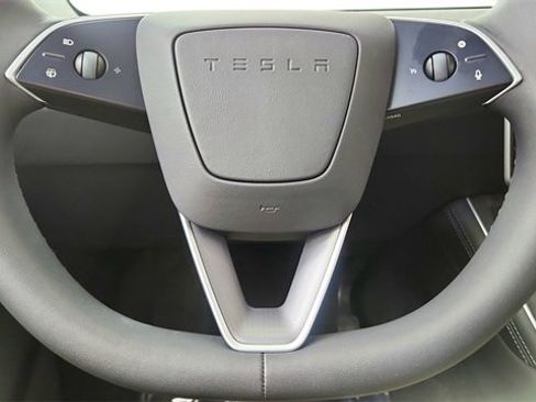 Used 2026 Tesla Model Y Long Range image 39