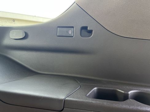 Used 2021 Cadillac Escalade Premium Luxury image 34