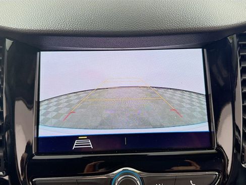 Used 2020 Chevrolet Trax LT w/ LT Convenience Package image 30