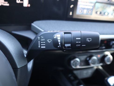 New 2025 Nissan Kicks SV image 17