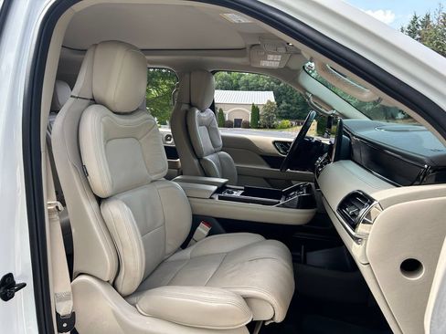 Used 2020 Lincoln Navigator Reserve w/ Luxury Package AWD/4WD image 56