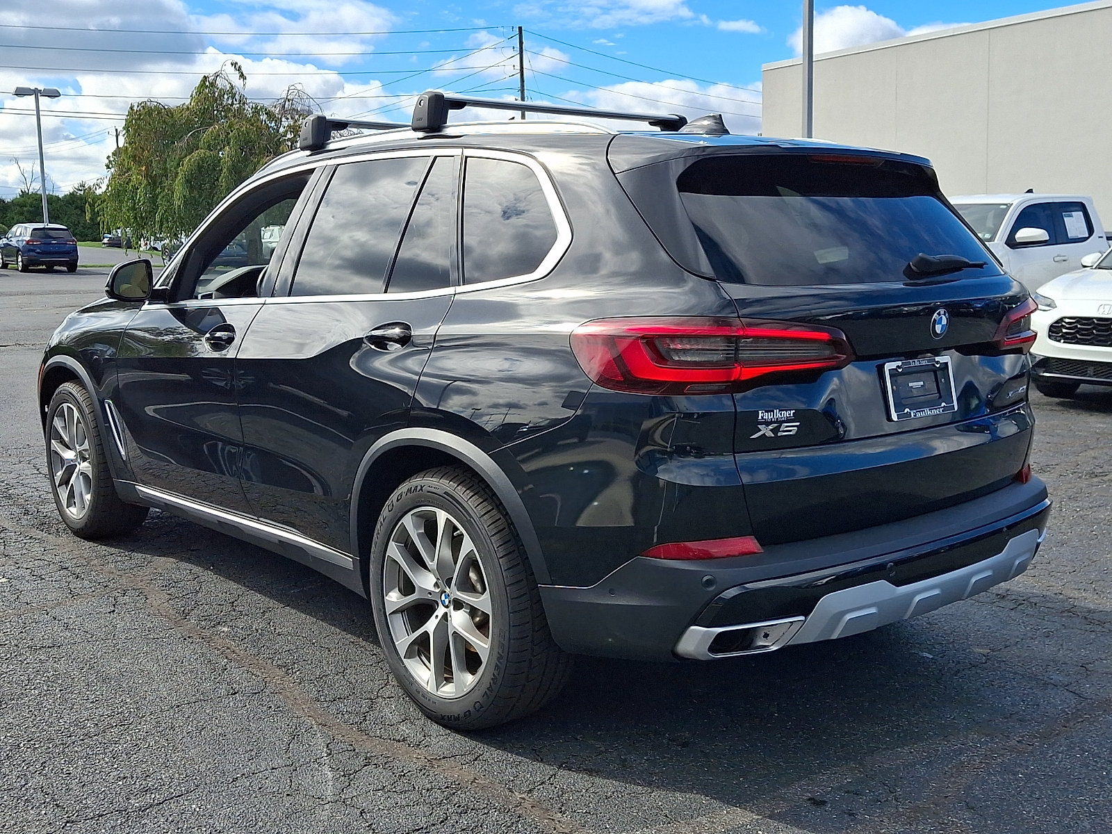 Used 2022 BMW X5 xDrive40i w/ Premium Package AWD/4WD image 4
