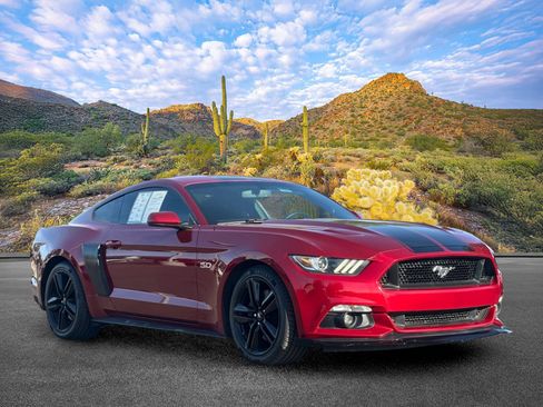Used 2017 Ford Mustang GT RWD image 2