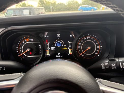 Used 2025 Jeep Wrangler Unlimited Sahara AWD/4WD image 17