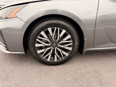 Certified 2023 Nissan Altima 2.5 SV w/ SV Premium Package image 9