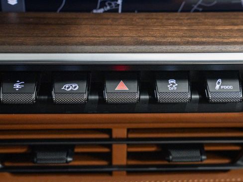 Used 2023 Porsche 911 Sport Classic image 33