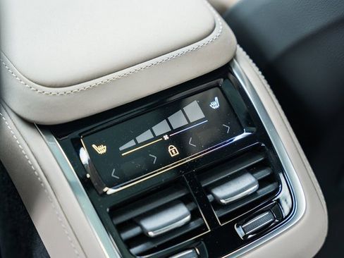 New 2026 Volvo XC90 B6 Plus w/ Protection Package Premier image 33