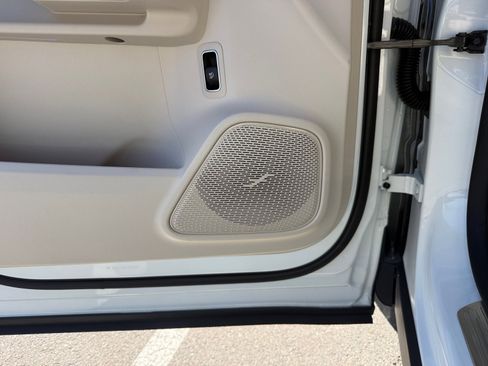 New 2026 Mercedes-Benz GLB 250 4MATIC image 27