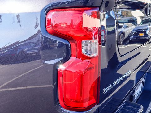 Used 2023 Chevrolet Silverado 1500 ZR2 w/ Technology Package image 26