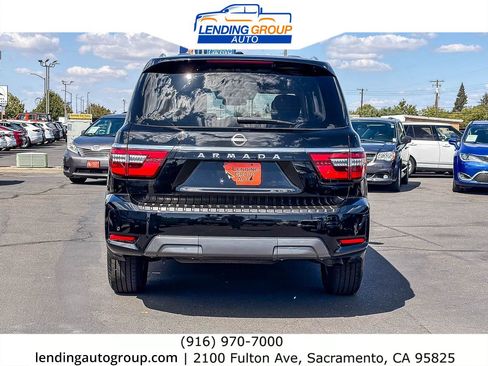 Used 2024 Nissan Armada SV AWD/4WD image 3