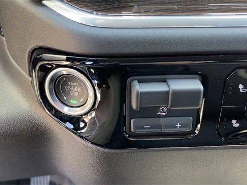 New 2025 Chevrolet Silverado 1500 LT w/ Convenience Package II image 16