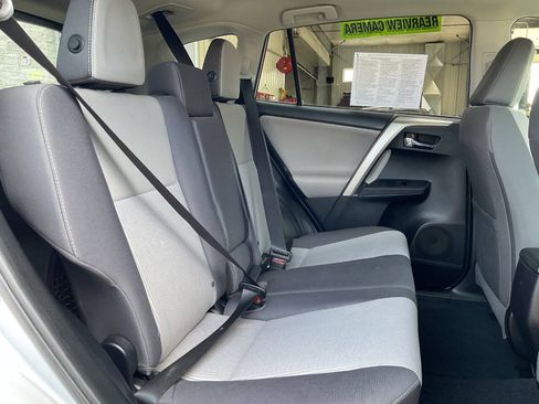 Used 2015 Toyota RAV4 XLE AWD/4WD image 34