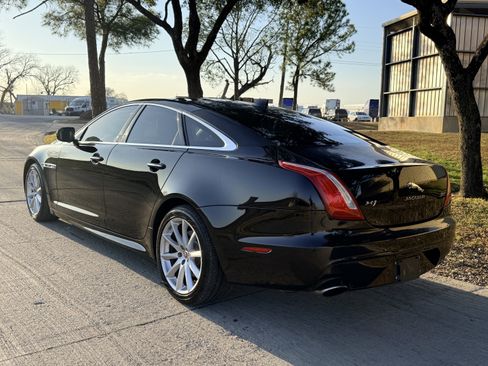Used 2016 Jaguar XJ R-Sport image 12