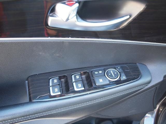 Used 2019 Kia Sorento AWD V6 image 9
