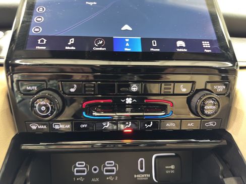 New 2024 Jeep Grand Cherokee Limited 4xe image 34