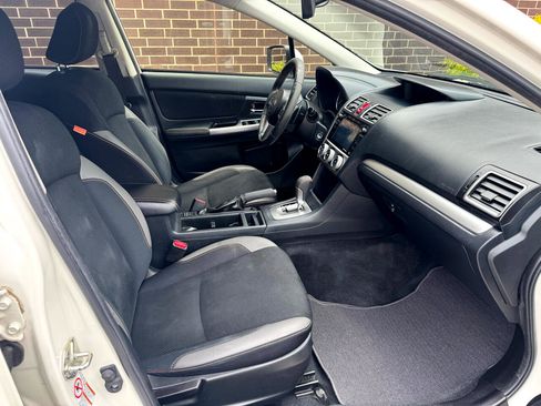 Used 2017 Subaru Crosstrek 2.0i Premium image 12