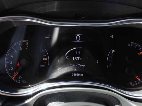 Used 2015 Jeep Grand Cherokee Limited AWD/4WD image 15