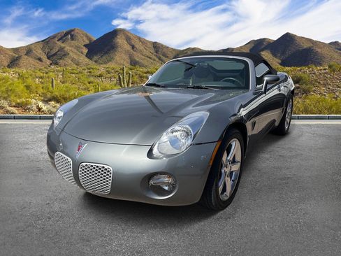 Used 2006 Pontiac Solstice Convertible w/ Premium Package RWD image 13