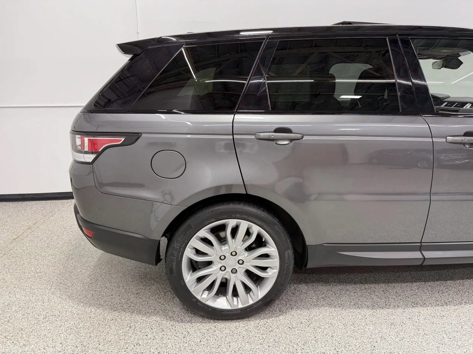Used 2017 Land Rover Range Rover Sport HSE AWD/4WD image 43