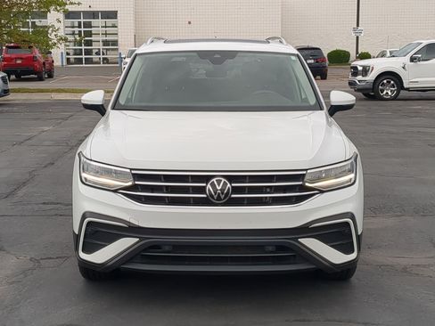 Used 2022 Volkswagen Tiguan SE w/ Panoramic Sunroof Package AWD/4WD image 11