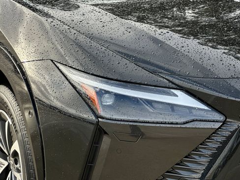 Used 2023 Lexus RZ 450e Premium image 11