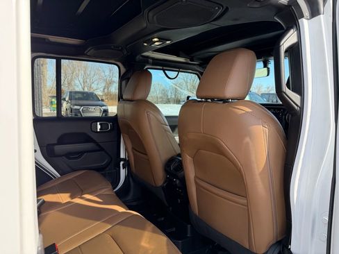 Used 2021 Jeep Wrangler Unlimited Sahara AWD/4WD image 29