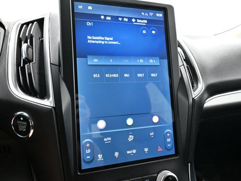 Used 2022 Ford Edge Titanium AWD/4WD image 11