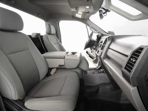 Used 2018 Ford F250 XL w/ Snow Plow Prep Package image 21