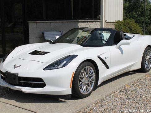 Used 2015 Chevrolet Corvette Stingray Convertible w/ 3LT Preferred Equipment Group RWD image 9