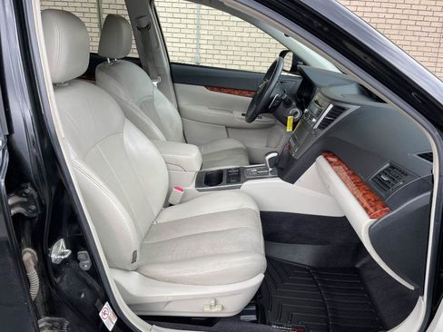 Used 2010 Subaru Outback 3.6R Limited AWD/4WD image 18