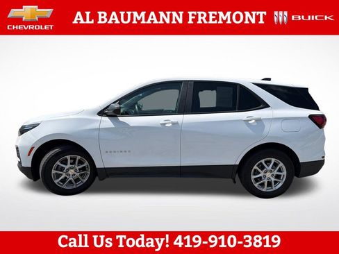 Used 2023 Chevrolet Equinox LS w/ LS Convenience Package FWD image 2