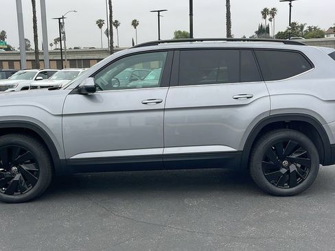 New 2025 Volkswagen Atlas SE image 12