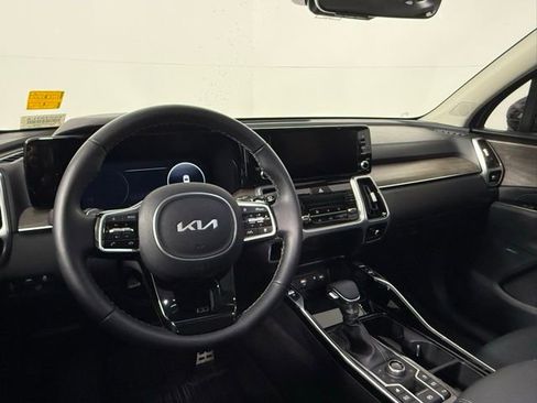 Used 2023 Kia Sorento SX Prestige image 42