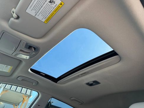 Used 2020 Hyundai Ioniq Limited image 19