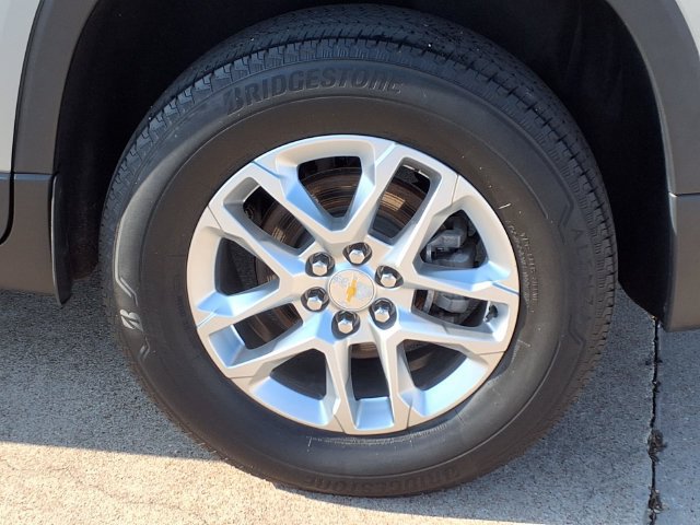 Used 2023 Chevrolet Traverse LS FWD image 21