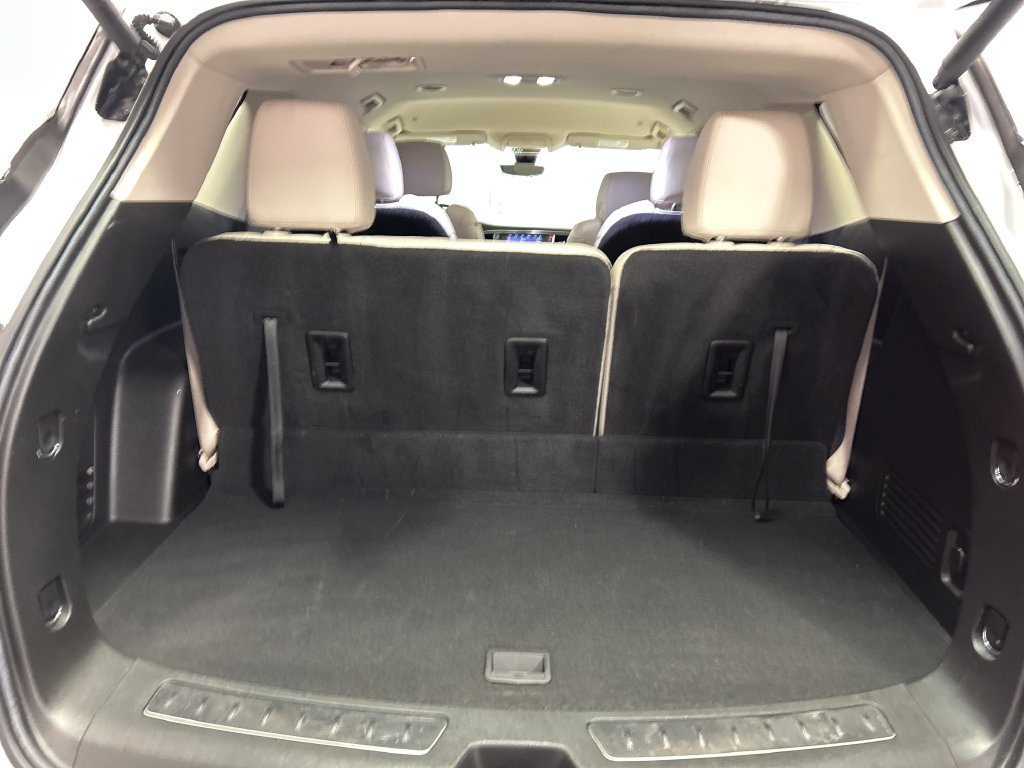 Used 2023 Buick Enclave Essence FWD image 23