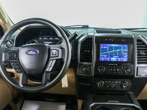 Used 2021 Ford F350 XLT w/ XLT Premium Package AWD/4WD image 18