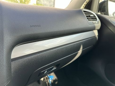 Used 2011 Volkswagen Golf TDI image 34