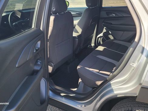 Used 2025 Chevrolet TrailBlazer LT w/ Convenience Package FWD image 24