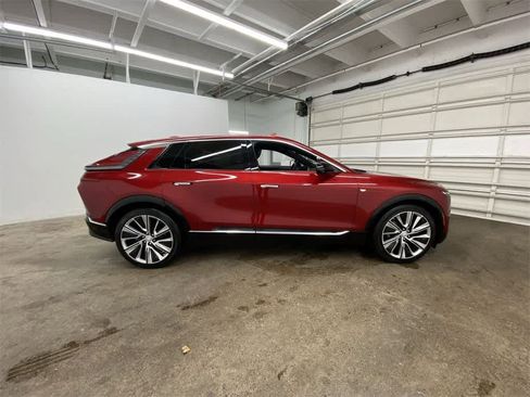 Certified 2024 Cadillac Lyriq Luxury w/ LPO, Floor Liner Package image 7