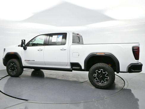 Used 2025 GMC Sierra 2500 AT4X image 4