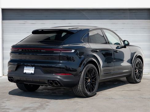 New 2026 Porsche Cayenne Coupe AWD/4WD image 7