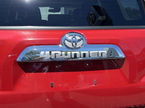 Used 2023 Toyota 4Runner Limited AWD/4WD image 29