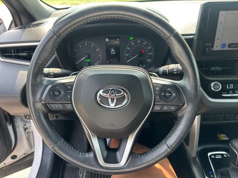 Used 2023 Toyota Corolla Cross AWD Hybrid image 16