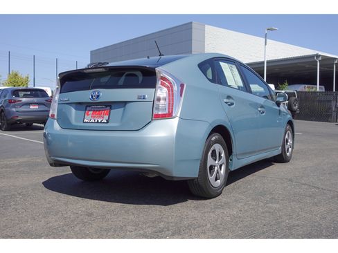 Used 2015 Toyota Prius Two FWD image 3