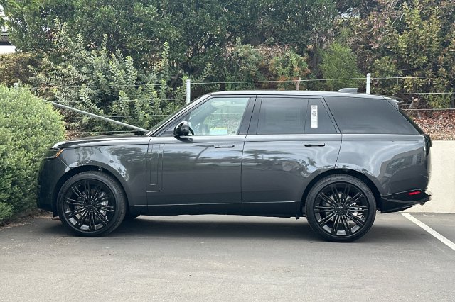 New 2026 Land Rover Range Rover SE AWD/4WD image 2