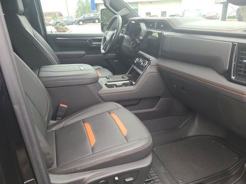 Used 2025 GMC Sierra 2500 AT4 w/ AT4 Premium Plus Package image 8
