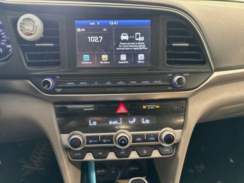 Used 2020 Hyundai Elantra SEL FWD image 2