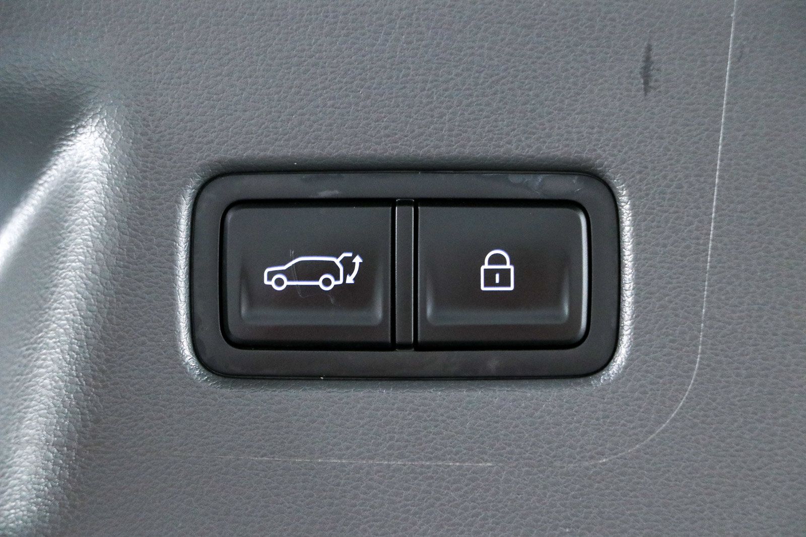 Used 2025 Hyundai Santa Fe Limited FWD image 33
